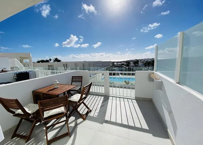 Nuevo!!! vista mar terraza y piscina costa teguise